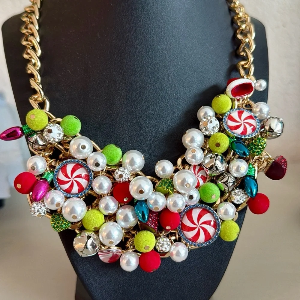 Betsey Johnson Holiday Bib Necklace 2025 New - Picture 1 of 3